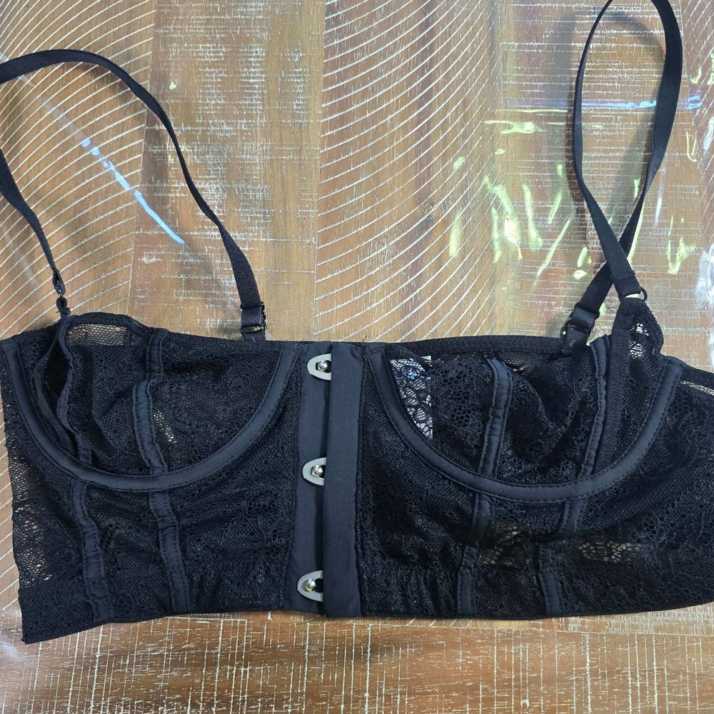 Tobi Black Lace Bustier Corset Top Underwire Sheer Hook Front Medium BIB160445
